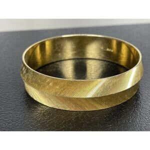 Vintage Monet Gold Tone Feather Chevron Design Bangle Bracelet Signed